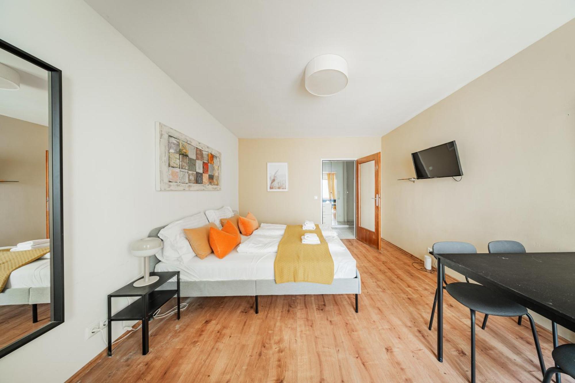 Апартаменты Studio Next To Karlsplatz/Karlskirche Вена Экстерьер фото